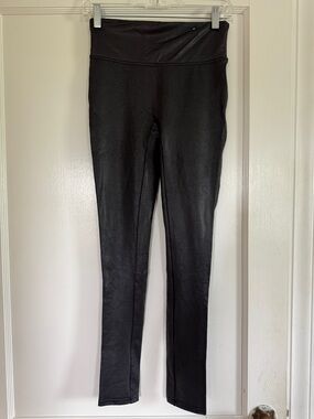 Serra Black High-Waist Leggings